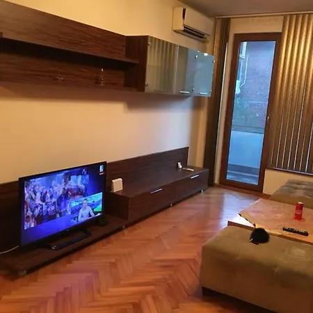 Skayler Street 12 Apartment *