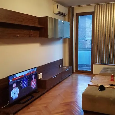 Skayler Street 12